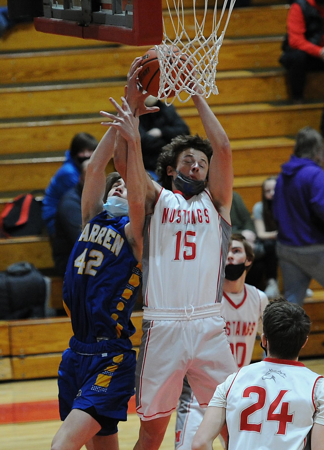 Warren’s road show continues with win at Mundelein Daily Herald